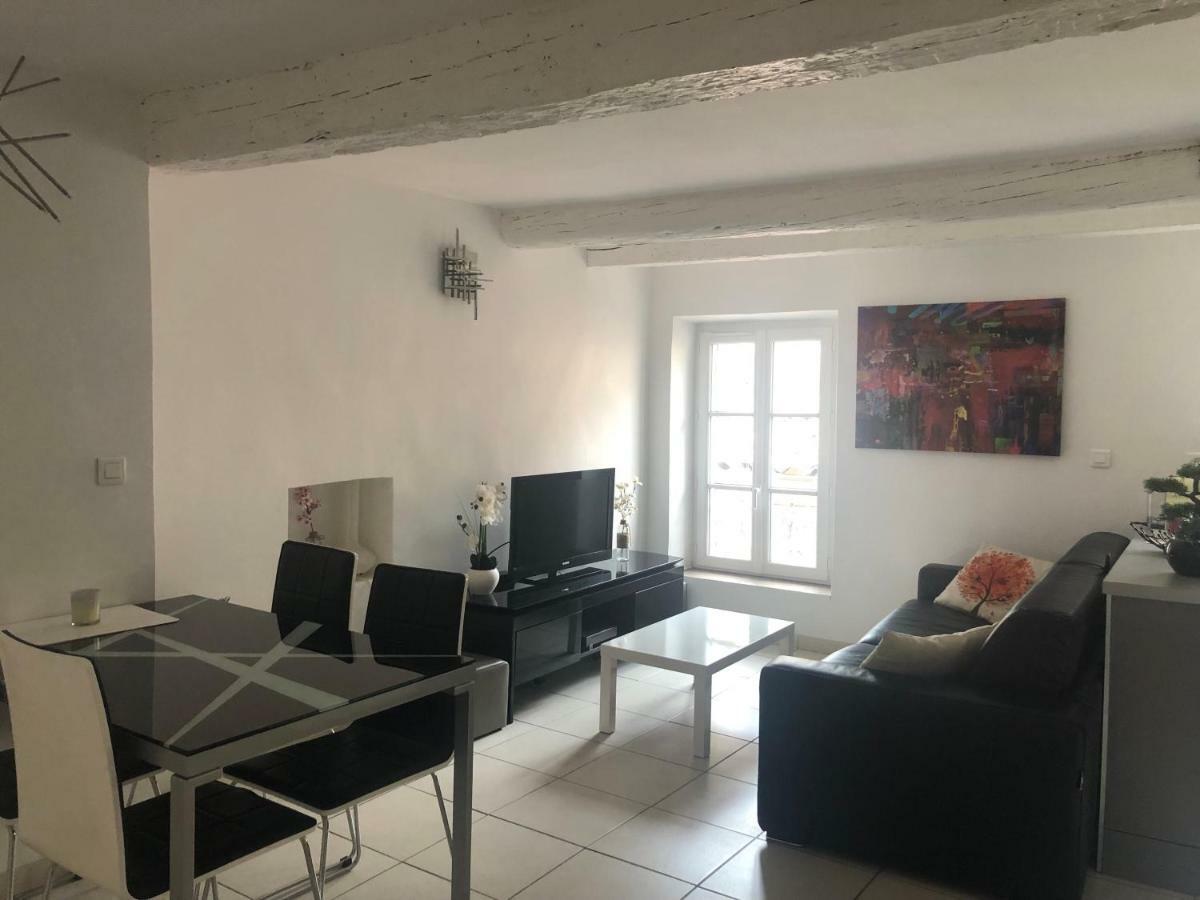 A Deux Pas Du Palais Des Festivals , Deux Pieces Dans Le Bas Du Quartier Historique Du Suquet A Apartment