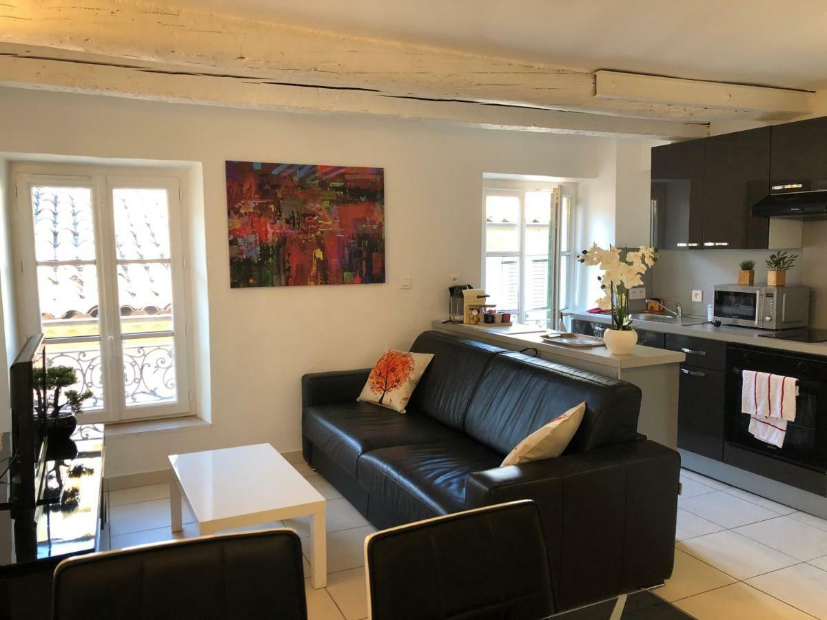 Appartement A Deux Pas Du Palais Des Festivals , Deux Pieces Dans Le Bas Du Quartier Historique Du Suquet A *