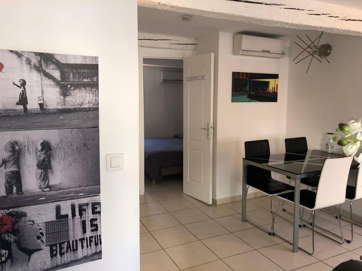 A Deux Pas Du Palais Des Festivals , Deux Pieces Dans Le Bas Du Quartier Historique Du Suquet A Appartement Cannes